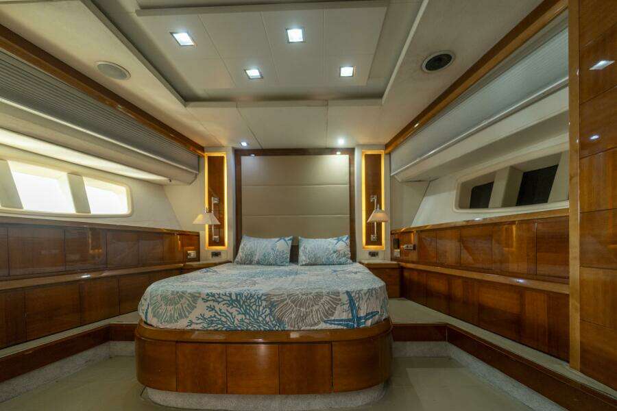 2008 Azimut 75