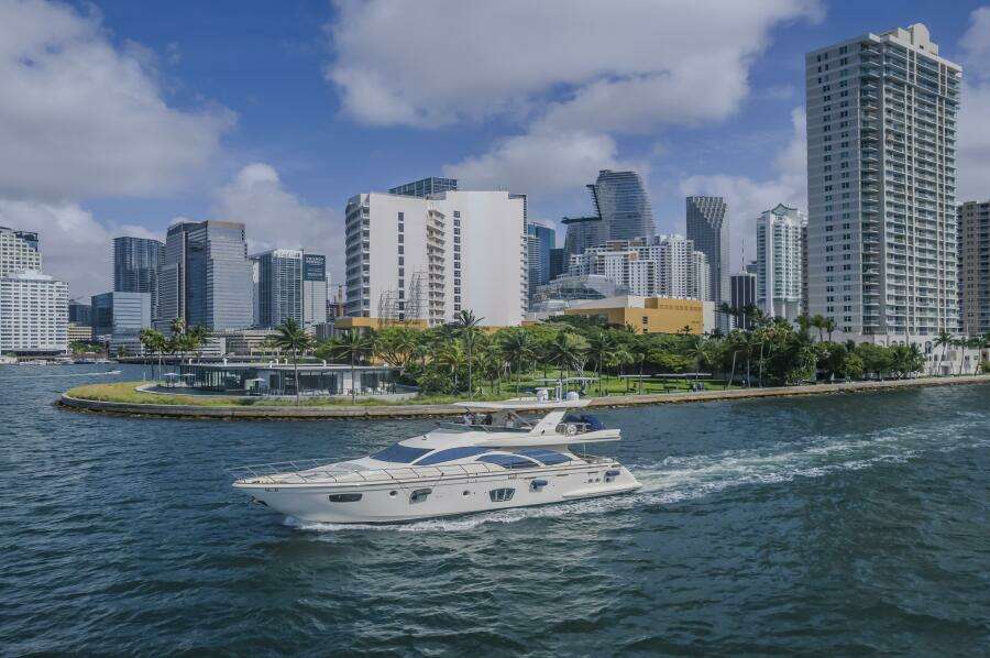 2008 Azimut 75