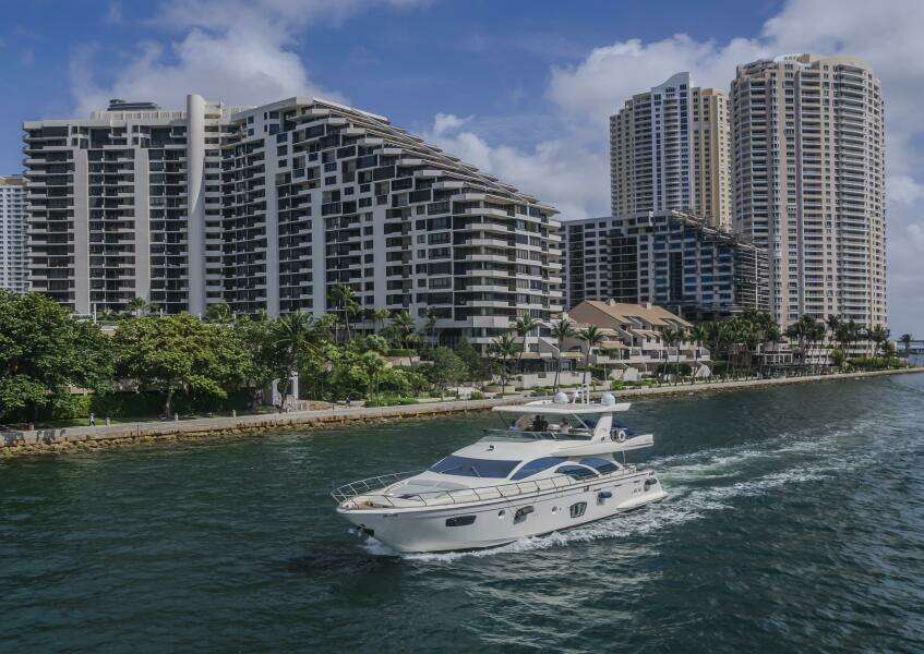 2008 Azimut 75