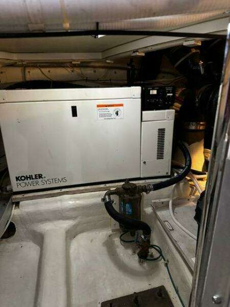 2004 Carver 360 Sport Sedan