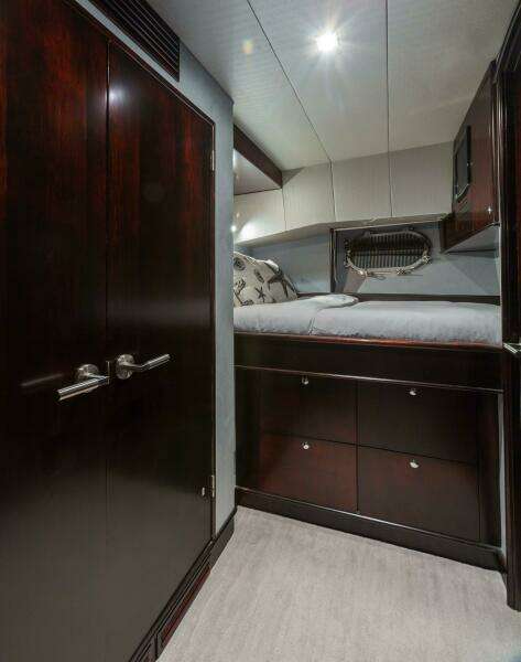 1995 Westport - Crescent Semi-Displacement