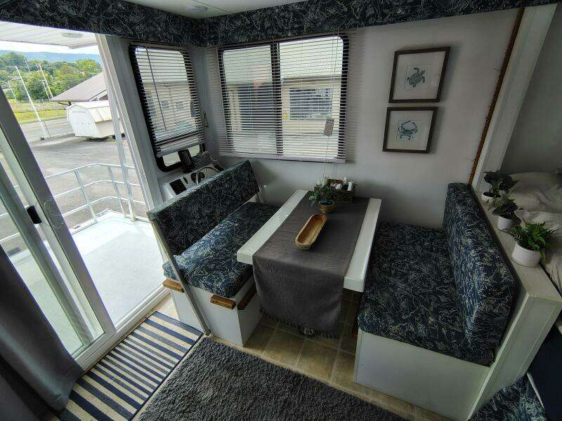 2017 Catamaran Cruisers Lil Hobo 31