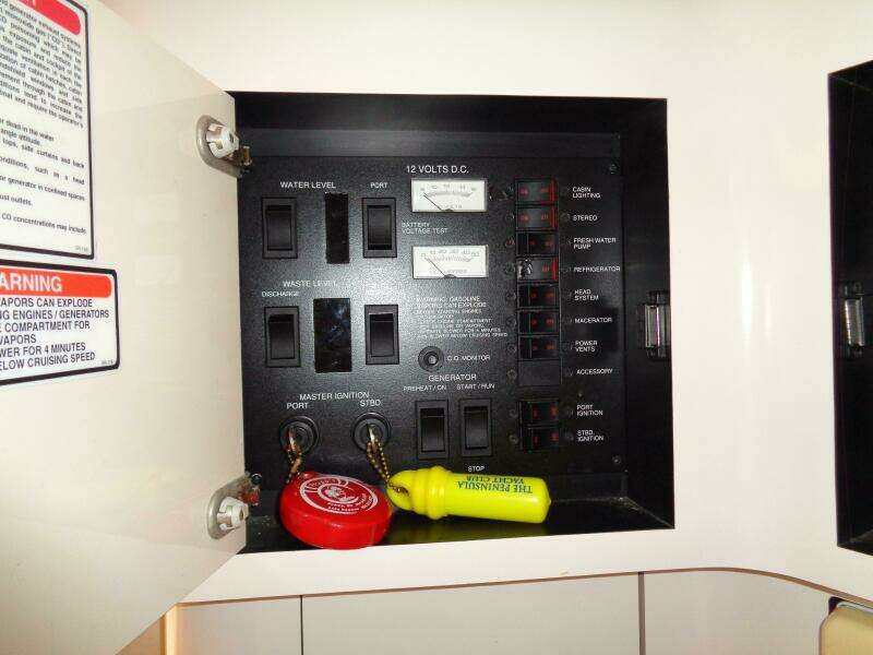 1997 Sea Ray 370 Sundancer