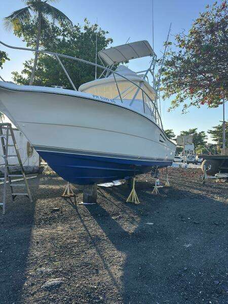 1997 Pursuit 3000 Offshore Express