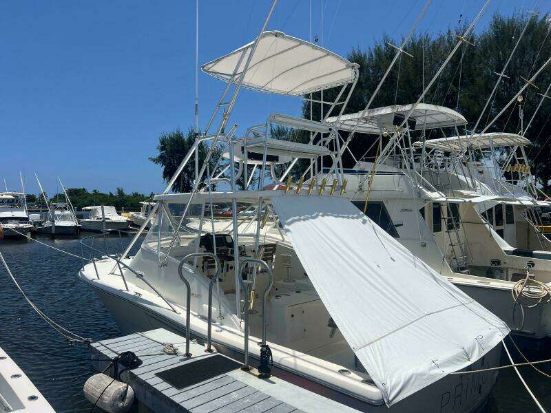 1997 Pursuit 3000 Offshore Express
