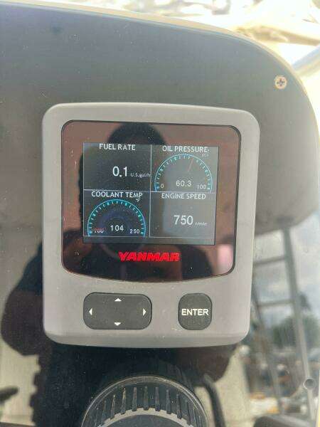 1997 Pursuit 3000 Offshore Express