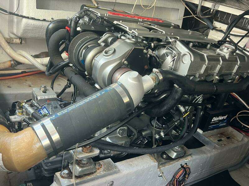 1997 Pursuit 3000 Offshore Express