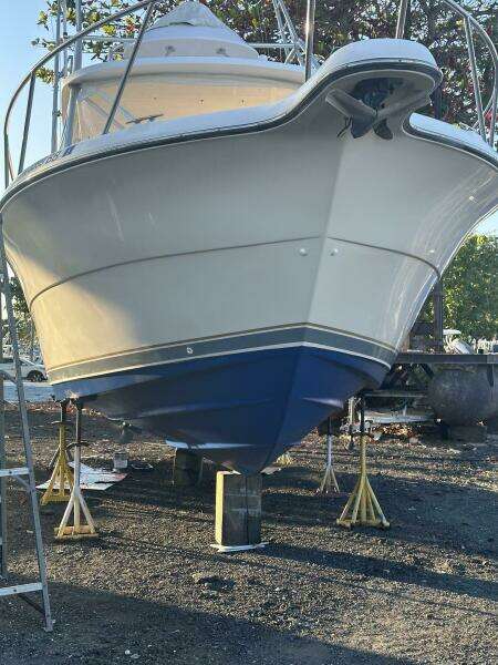 1997 Pursuit 3000 Offshore Express