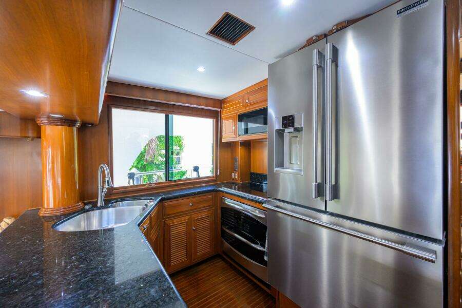 2001 Ocean Alexander 602 MKI