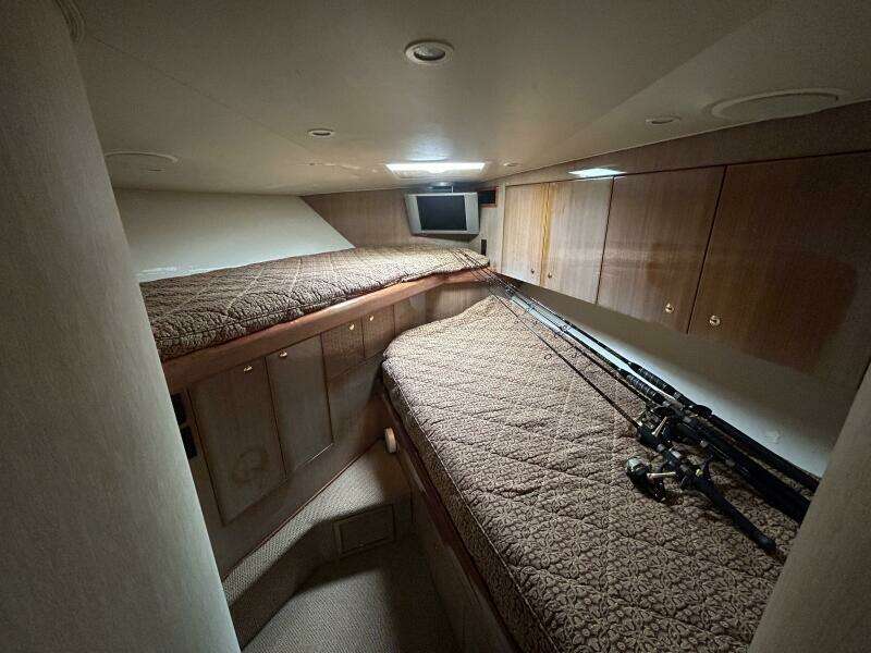 2006 Viking 52 Convertible