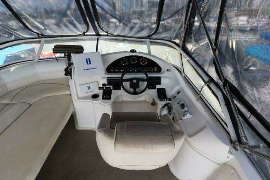 1999 Cruisers Yachts 3750 Motor Yacht
