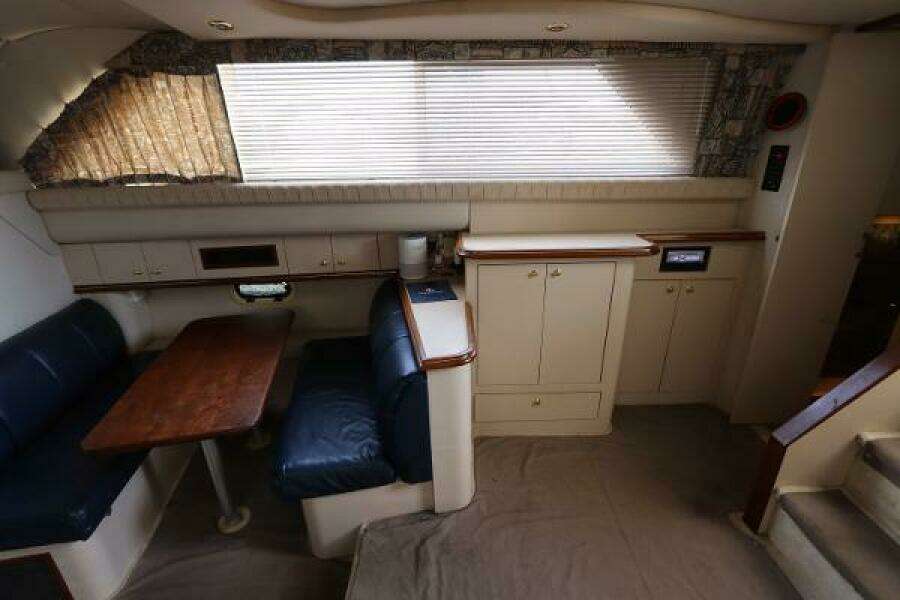 1999 Cruisers Yachts 3750 Motor Yacht