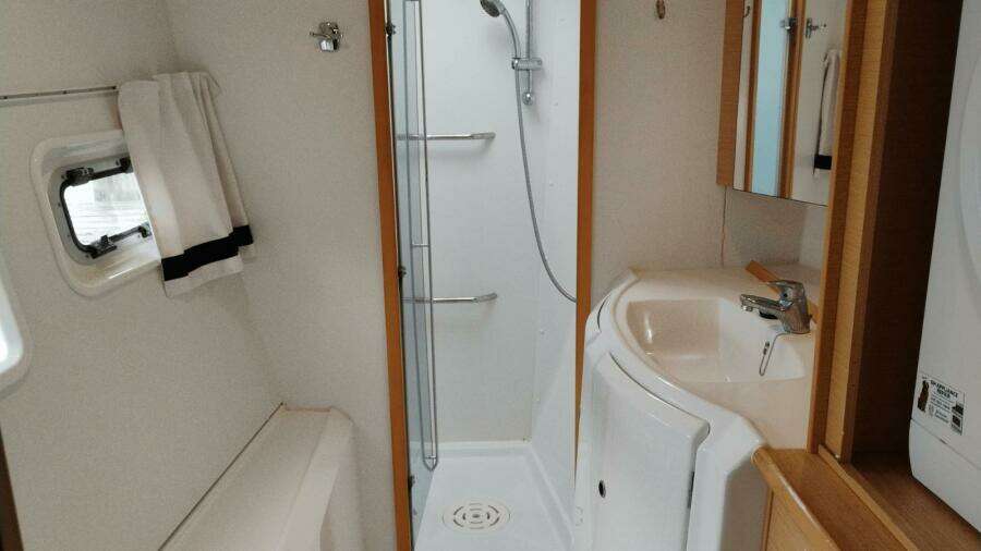 2008 Lagoon 420 Owner's Version