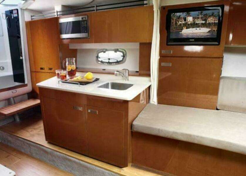 2011 Sea Ray 310 Sundancer