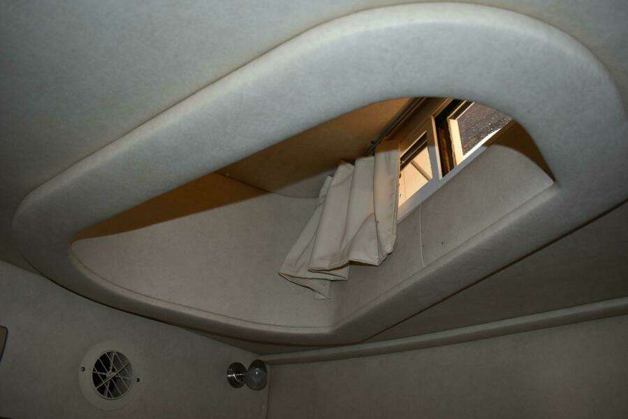 2011 Sea Ray 310 Sundancer