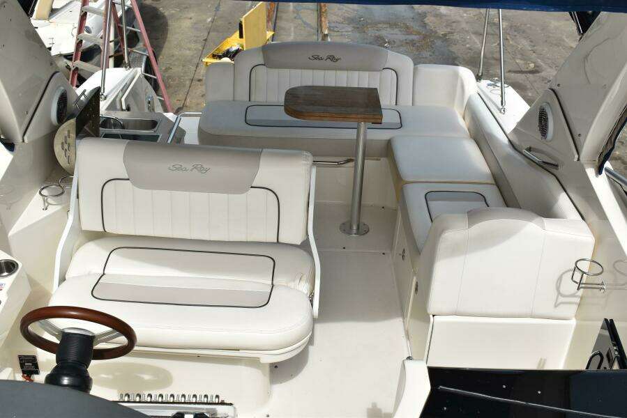 2011 Sea Ray 310 Sundancer