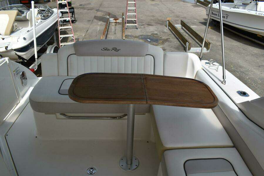 2011 Sea Ray 310 Sundancer