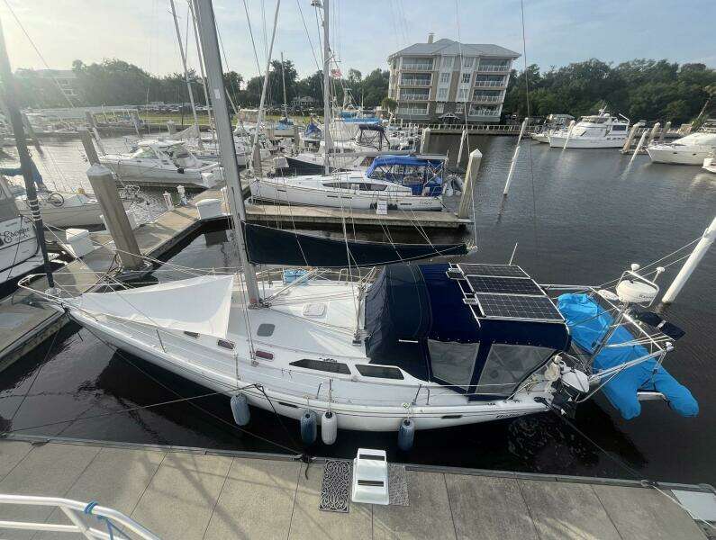 1999 Catalina 42 MK II