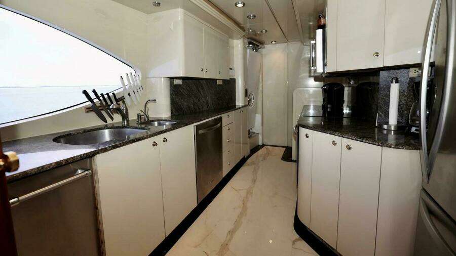 MY DESTINY 98'/29.87m Destiny 2001