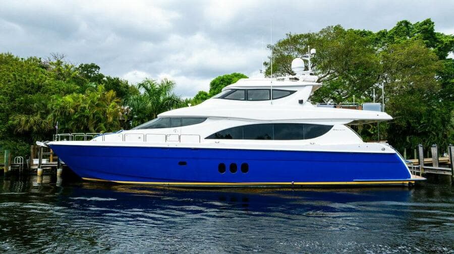 2007 Hatteras Enclosed Bridge MY