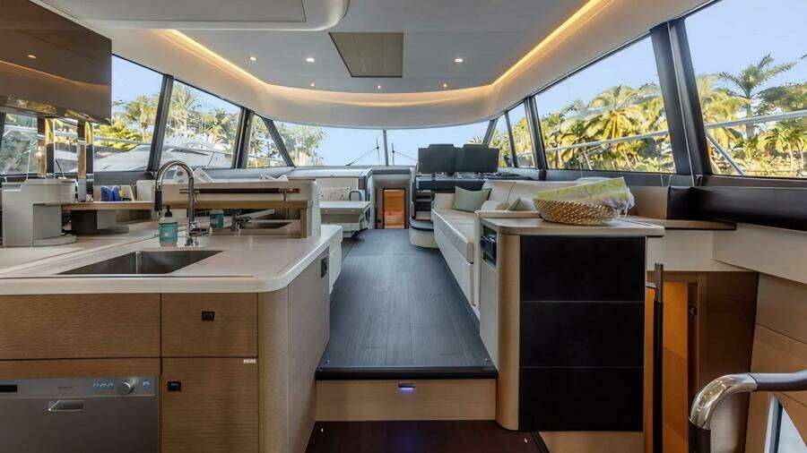 RELENTLESS 56'/ 17.06m 2018 Prestige