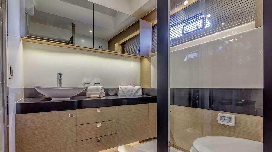 RELENTLESS 56'/ 17.06m 2018 Prestige