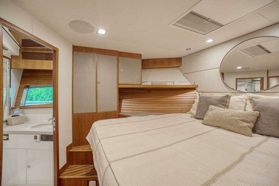 2023 Marlow Explorer 70E-CB