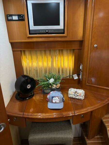 2006 Carver 43 Motor Yacht