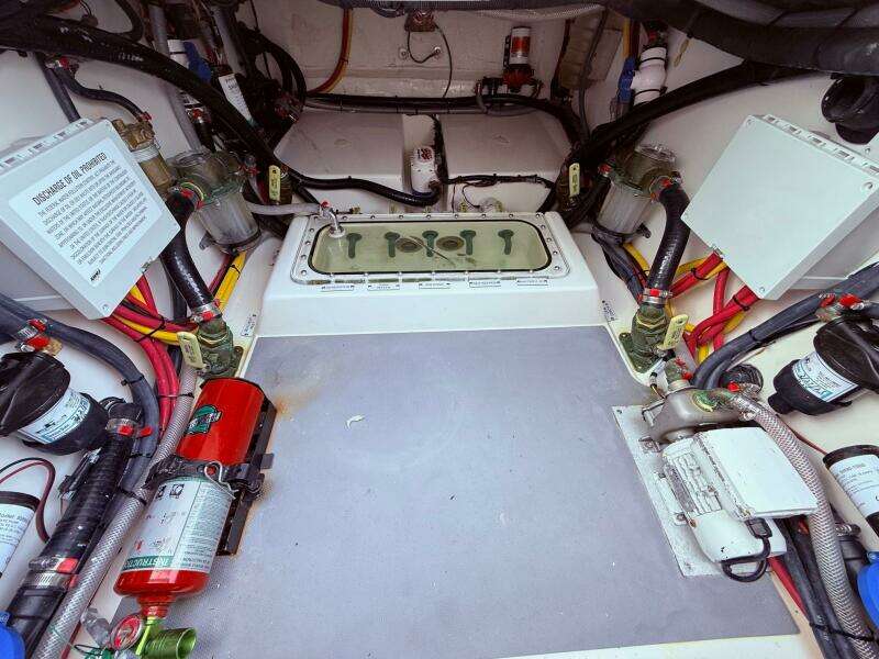 2006 Carver 43 Motor Yacht