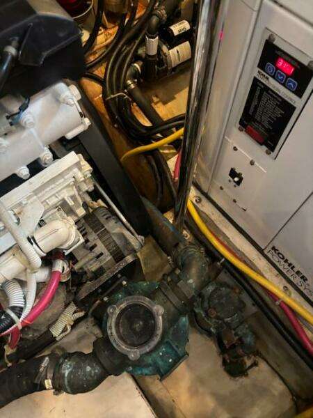 2006 Carver 43 Motor Yacht