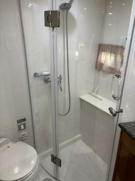 2006 Carver 43 Motor Yacht