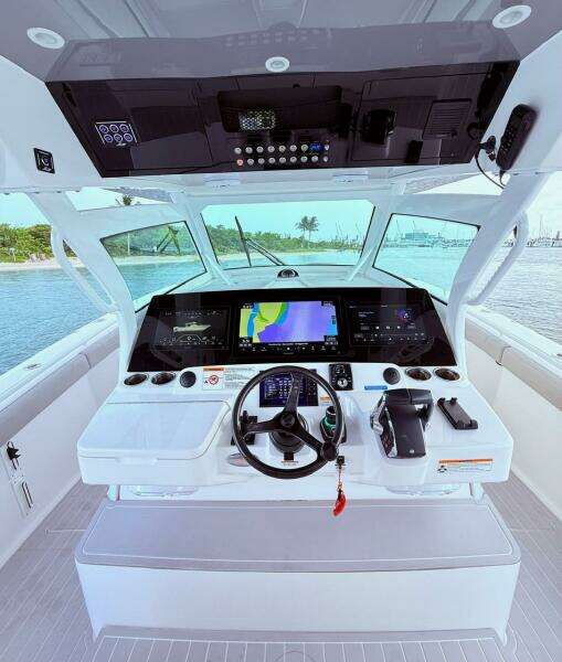 2006 Carver 43 Motor Yacht