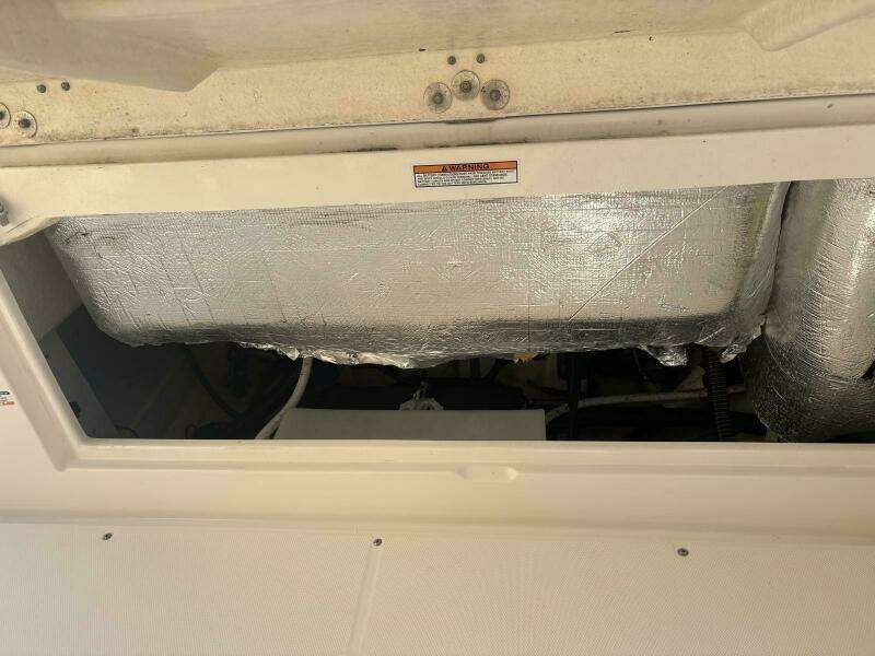 2021 Robalo R247 Dual Console