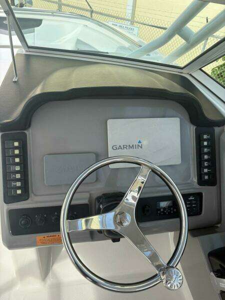 2021 Robalo R247 Dual Console