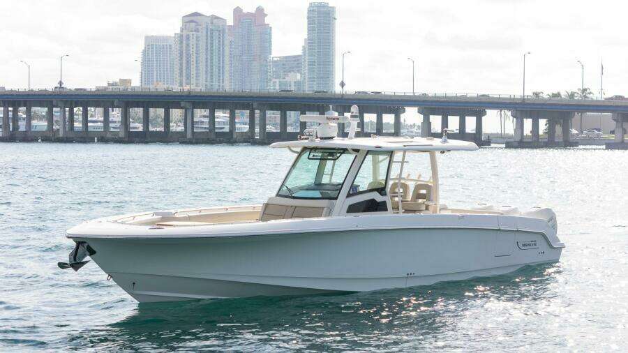 2020 Boston Whaler 380 Outrage Center Console