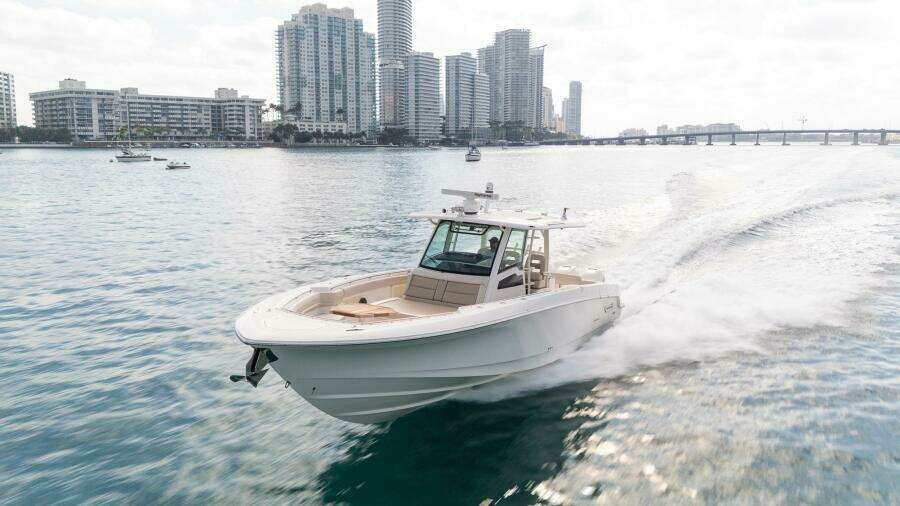 2020 Boston Whaler 380 Outrage Center Console