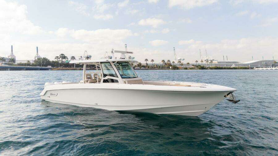 2020 Boston Whaler 380 Outrage Center Console