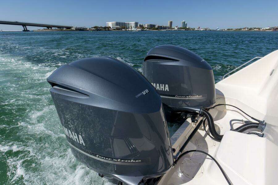 2009 33 Grady White 330 No Name Engines