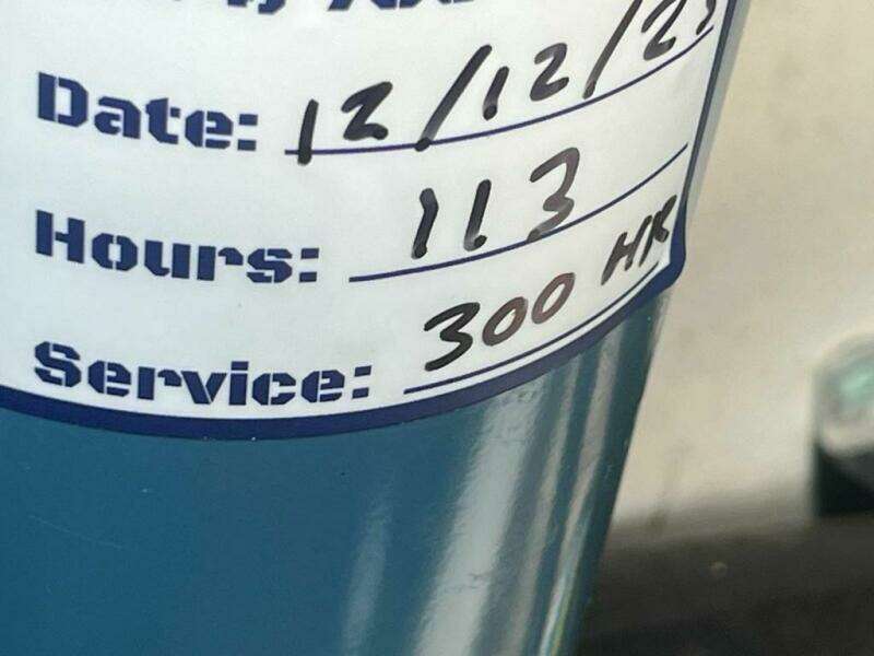 2018 Robalo R302 Center Console