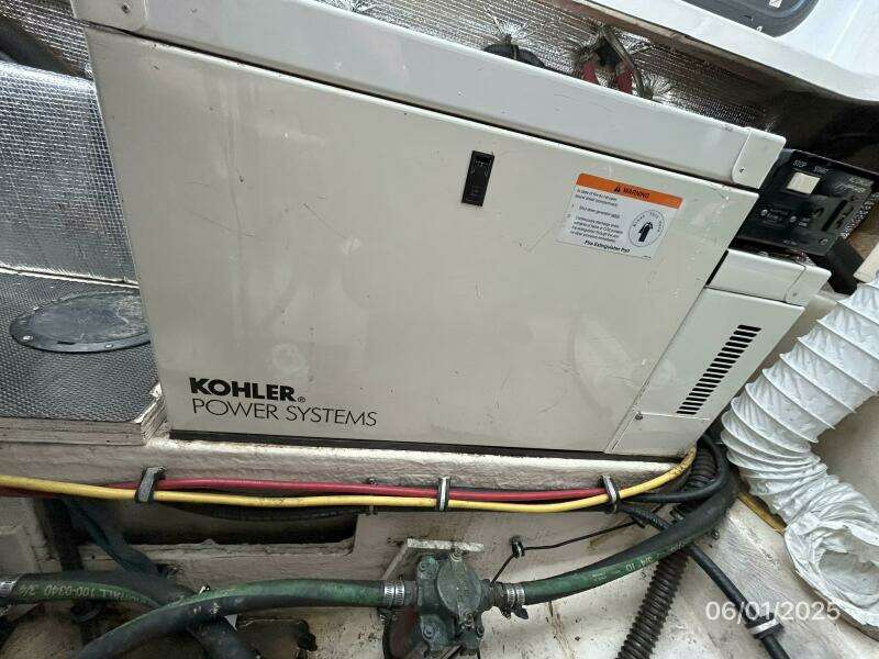 29' Chaparral generator soundbox