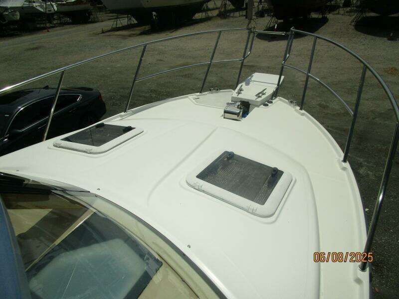 28' Cutwater foredeck2