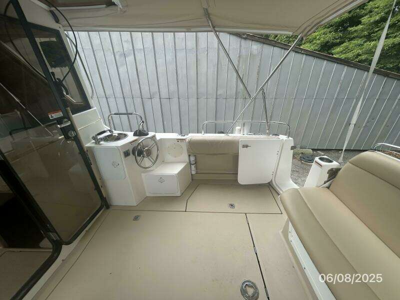 28' Cutwater cockpit starboard