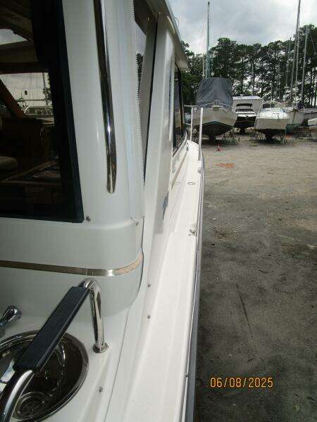 28' Cutwater starboard side deck