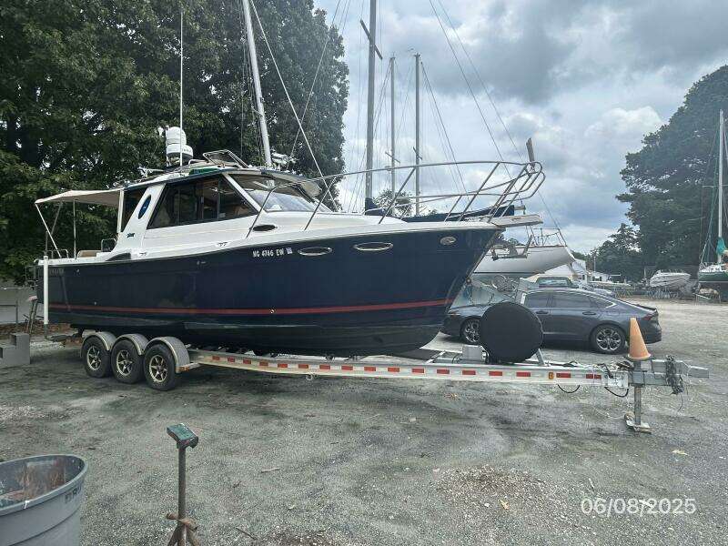 28' Cutwater port forward profile