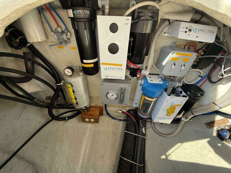 2005 Cabo Rico 42 Pilothouse