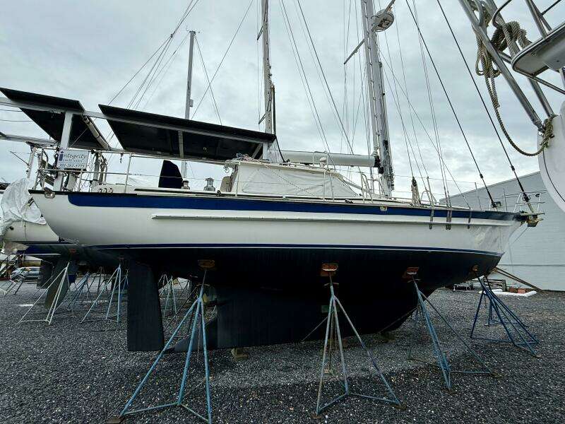 2005 Cabo Rico 42 Pilothouse