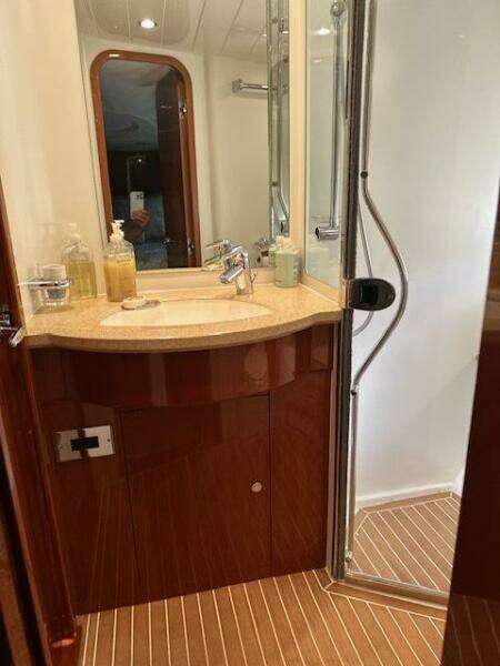 2006 Viking Princess 58V