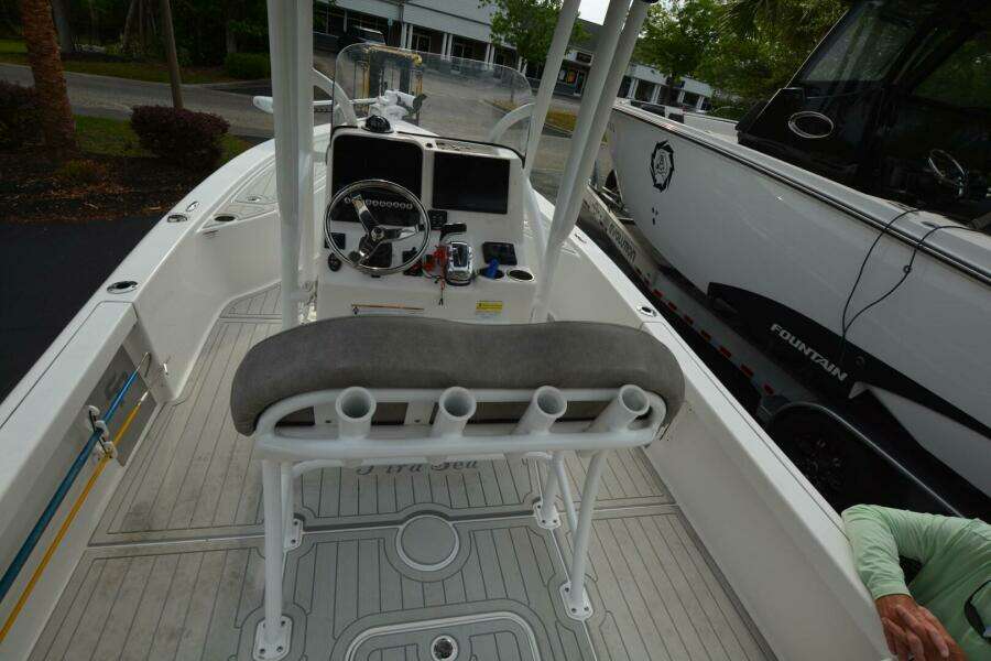 2021 Sea Pro 228 Bay