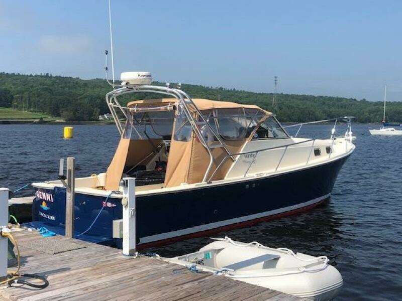 2005 Mainship 30 Pilot