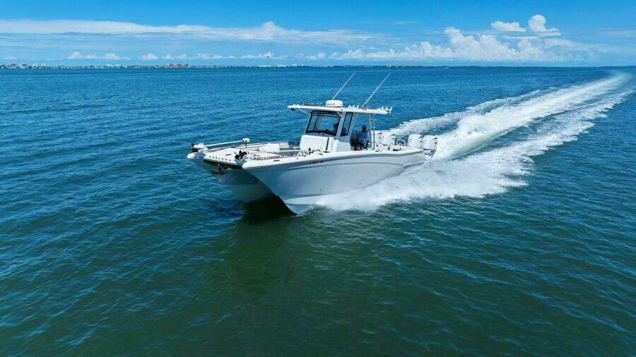 2022 World Cat 400 CC-X - Profile Bow 3/4 Port